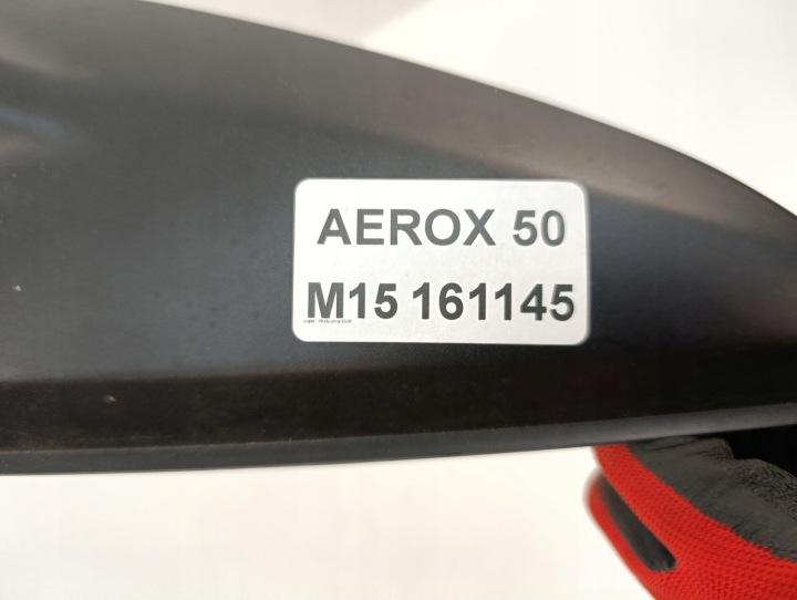 YAMAHA AEROX 50 QUEUE PLASTIQUE DROIT