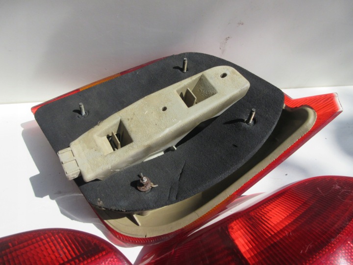PHARE ARRIÈRE GAUCHE FORD FIESTA MK3 III 89FG13A603
