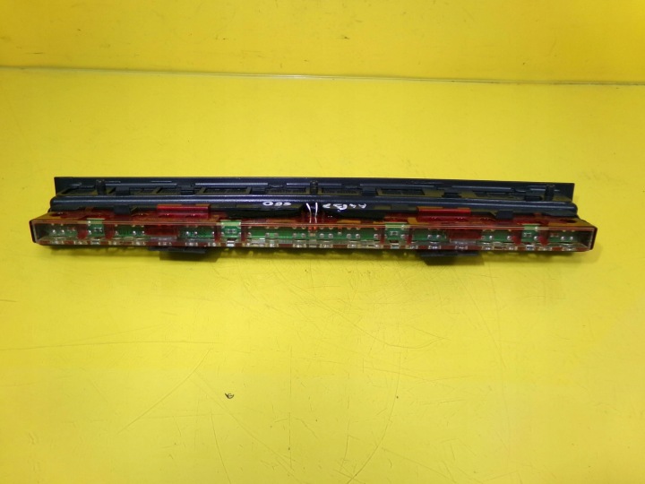 TROISIÈME LANTERNE STOP PIED AUDI A4 B7 BERLINE 28427001 NR125