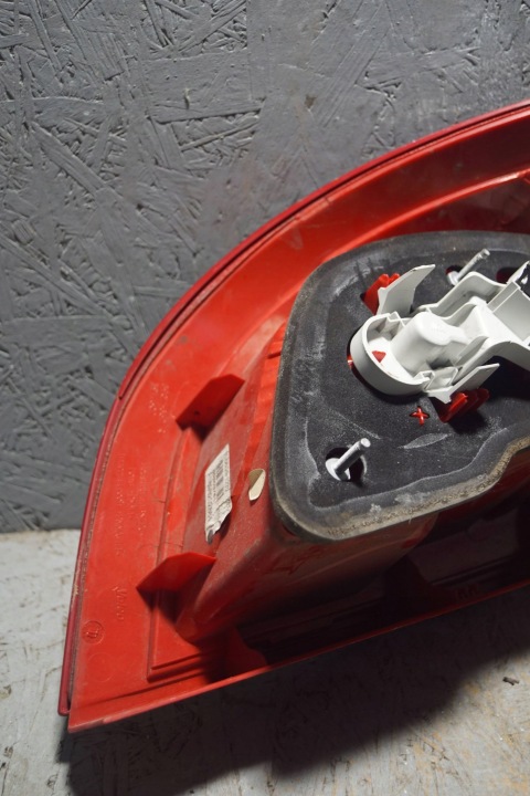MERCEDES W169 LIFT PHARE DROITE ARRIÈRE (S1733)