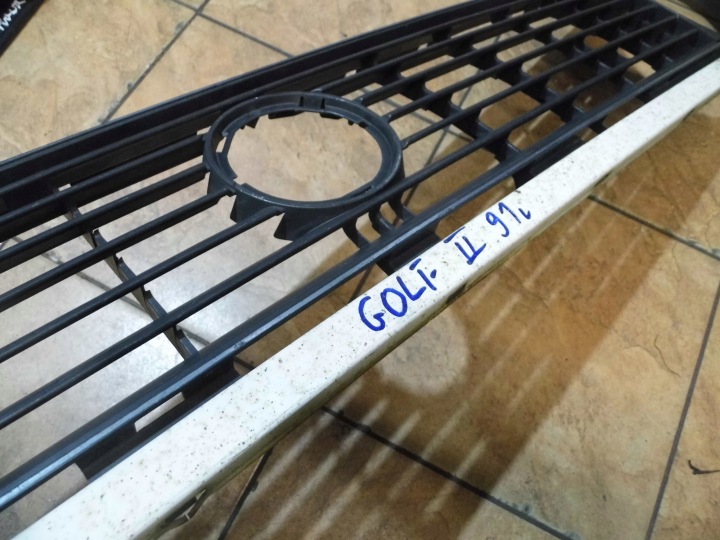 GOLF II 91' GRILLE CALANDRE 191853653