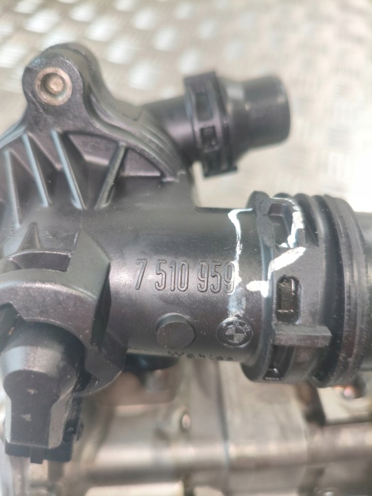 POMPE AMPLIFICATEUR EAU BMW E46 N42B18A