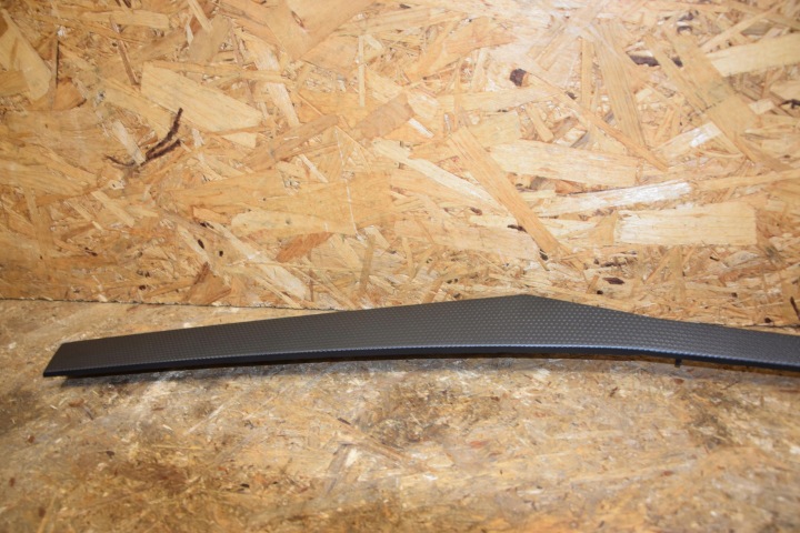 DÉCOR MOULURE DÉCORATIVE TABLEAU DE BORD AUDI Q3 II 83A S-LINE 83B853242 BONNES CONDITIONS 19-