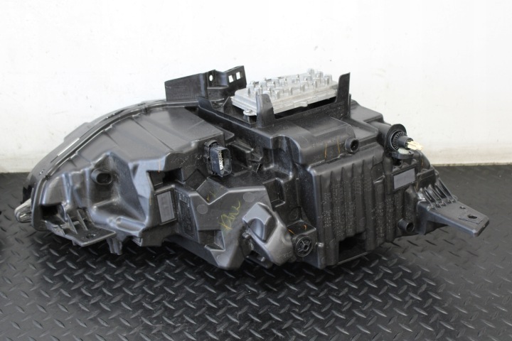 PHARES AVANT FORD EDGE II 2 MK2 LIFT VIGNALE KT4B-13W029-HG KT4B-13W030-HG