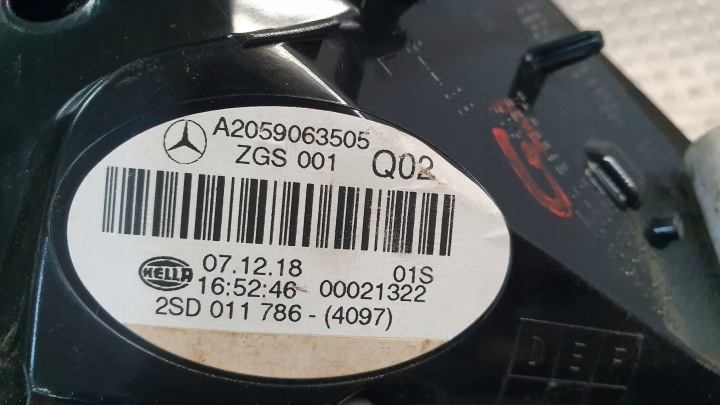PHARE ARRIÈRE GAUCHE DANS COUVERCLE DE COFFRE MERCEDES C-KLASA COUPÉ W205 A2059063505 11-