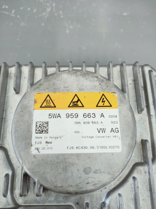 VW GOLF 8 VIII A3 8Y LEON 4 IV CONVERTISSEUR TENSION COURANT 5WA959663A