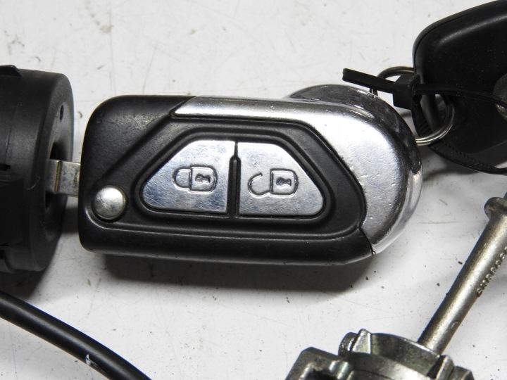 CITROEN DS3 09-14 CONTACTEUR D'ALLUMAGE INSERTS BOUCHON CLÉS