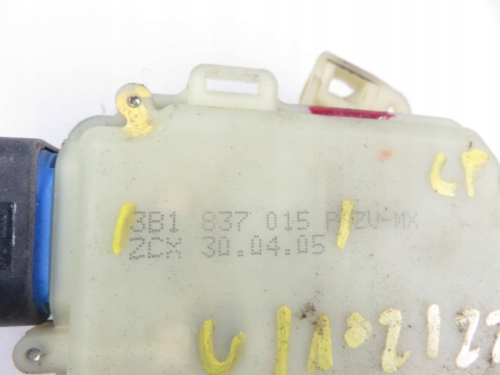 SERRURE GAUCHE AVANT VW JETTA III 1K2 3B1837015P