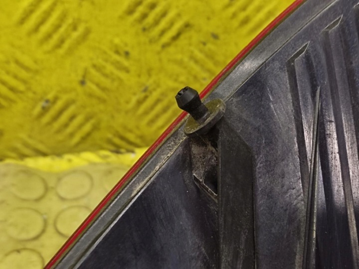 OPEL CORSA D PHARE DROIT ARRIÈRE 13188046