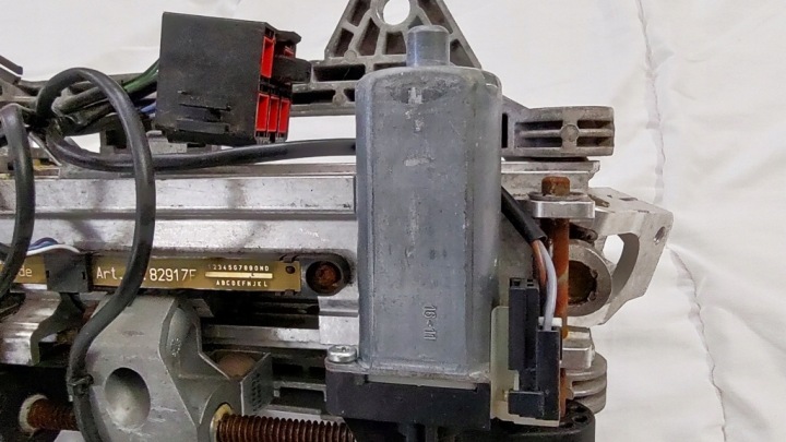 JAGUAR OE FW93-3C529-AA FW933C529AA