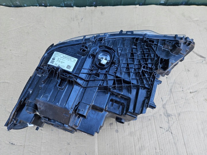 BMW 5 G30 G31 G38 AVANT CÔTÉ DROITE PROJECTEUR
