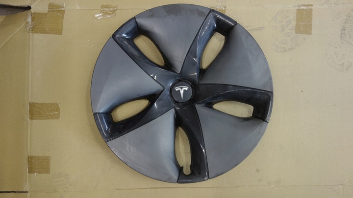 TESLA 3 TAPACUBO TAPA 1044231-99-B 