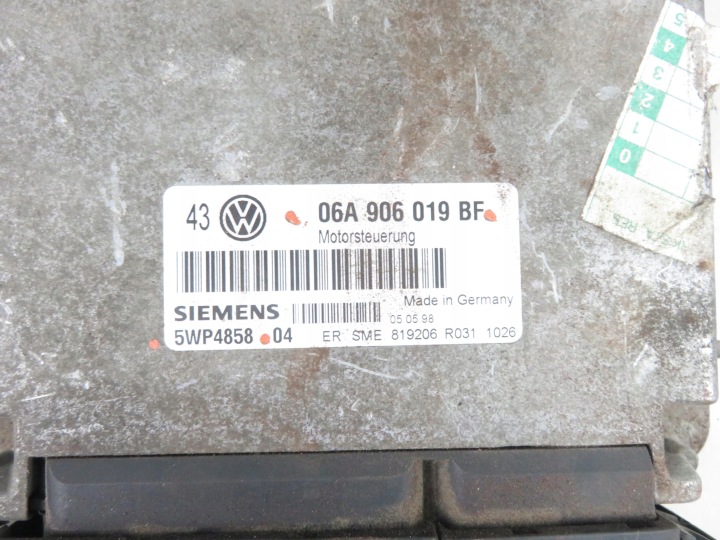 CONTRÔLEUR VW GOLF IV 1.6 06A906019BF
