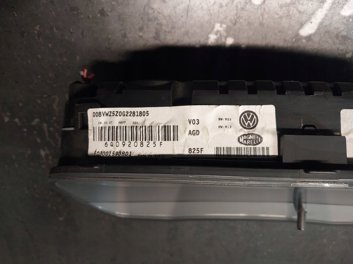 COMPTEUR VOLKSWAGEN POLO IV 1.4 TDI 6Q0920825F
