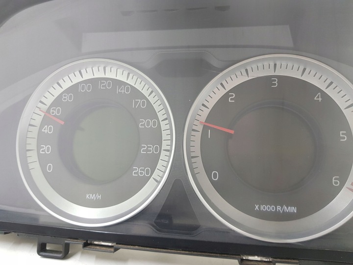 VOLVO XC60 2011 COMPTEUR 31327582AA