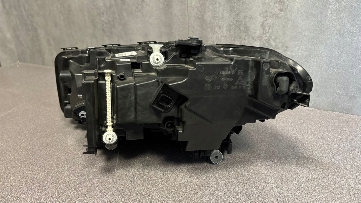 BMW 5 G30 G31 LIFT LCI PHARE DROIT AVANT AVANT COMPLET LED 5A388C4-04 EUROPE