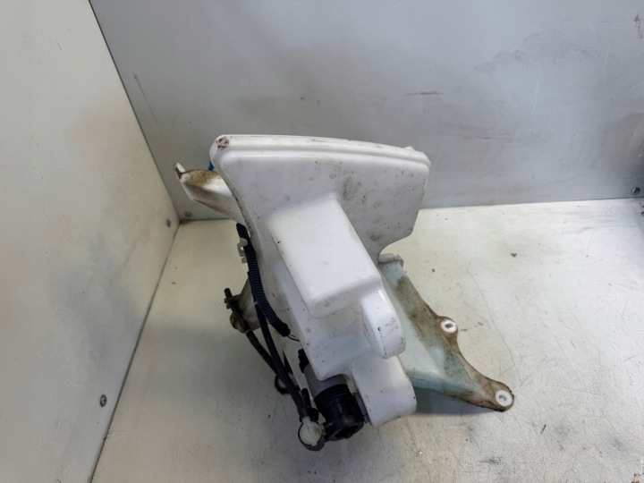 TOYOTA AURIS II HAYON 1.8 HYBRIDE RÉSERVOIR LAVE-GLACES 85310-02490