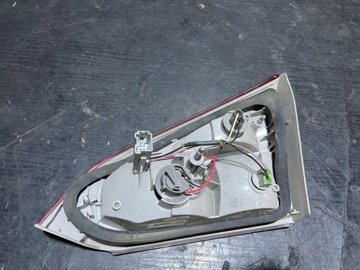FORD FOCUS MK3 UNIVERSEL DANS COUVERCLE DE COFFRE PHARE ARRIÈRE ARRIÈRE GAUCHE GAUCHE BM51-13A603-BB