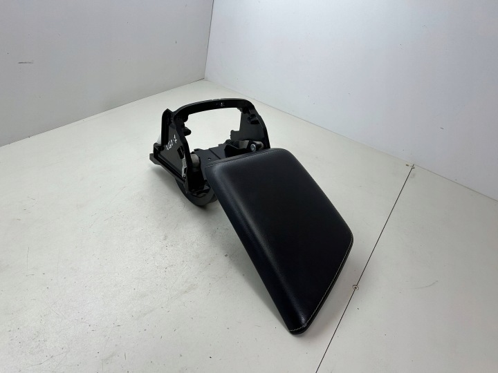 ACCOUDOIR VOLVO XC60 II (246) 31469700 2.0L GASOLINE 2020