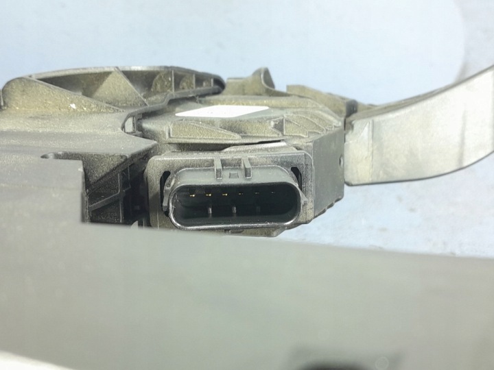 VW PASSAT B8 PÉDALE SUPPORT FREINS GAZ AUTOMATE 5Q1723058BN