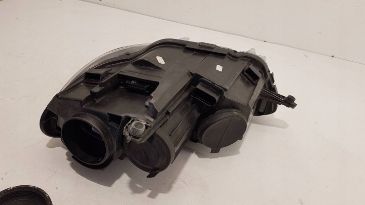 VW SCIROCCO PHARE DROITE AVANT AVANT BI XÉNON EN BON ÉTAT DÉMONTAGE