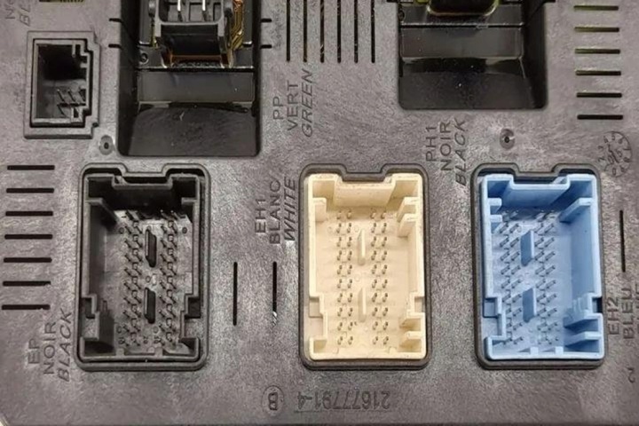 MODULE CONFORT CITROËN C4 II (B7) 216761594 1.59L GASOLINE 81KW 2005