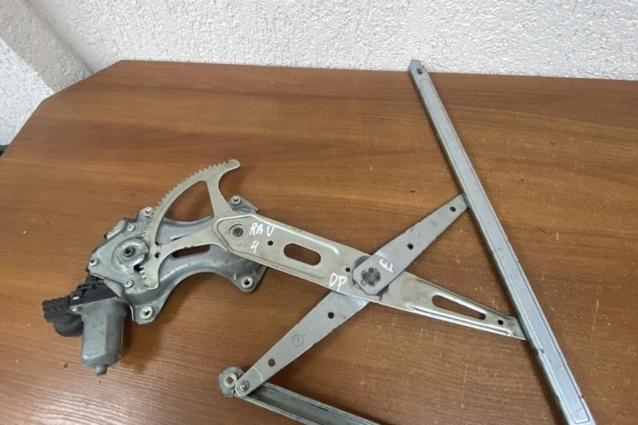 ÉLÉVATEUR VITRES DROITS AVANT PORTES TOYOTA RAV 4 IV (_A4_) 8571035180