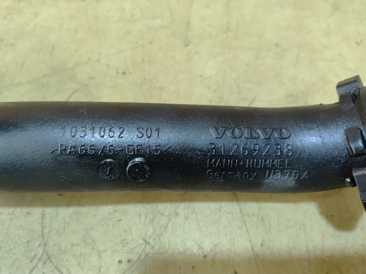 VOLVO V60 I 2.4 D5 TUYAU ÉCHANGEUR D'AIR DE SURALIMENTATION 31269238 11-
