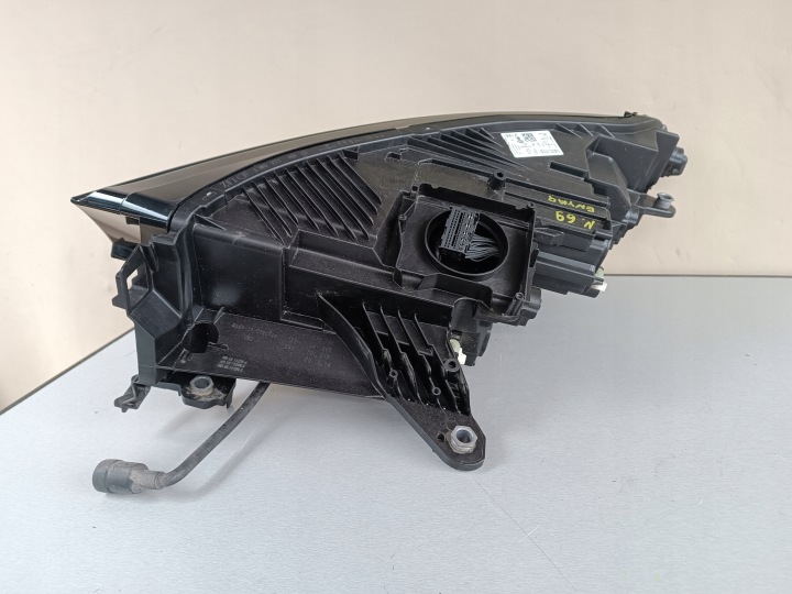 SKODA ENYAQ PHARE DROITE AVANT COMPLET LED CRYSTAL LIGHTING 5LB.941.016.B