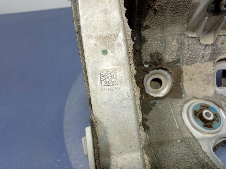 BMW IX1 X1 U11 FIXATION COMPRESSEUR CLIMATISATION 5A205E8
