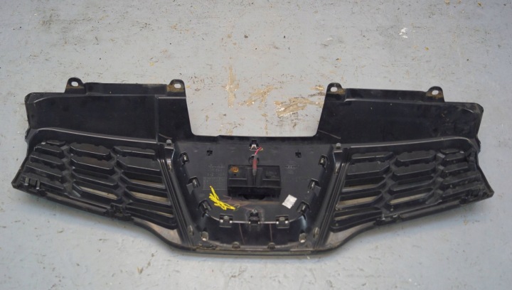 GRILLE CALANDRE NISSAN QASHQAI J10 LIFT 62310BR10A CAMÉRA (G271)