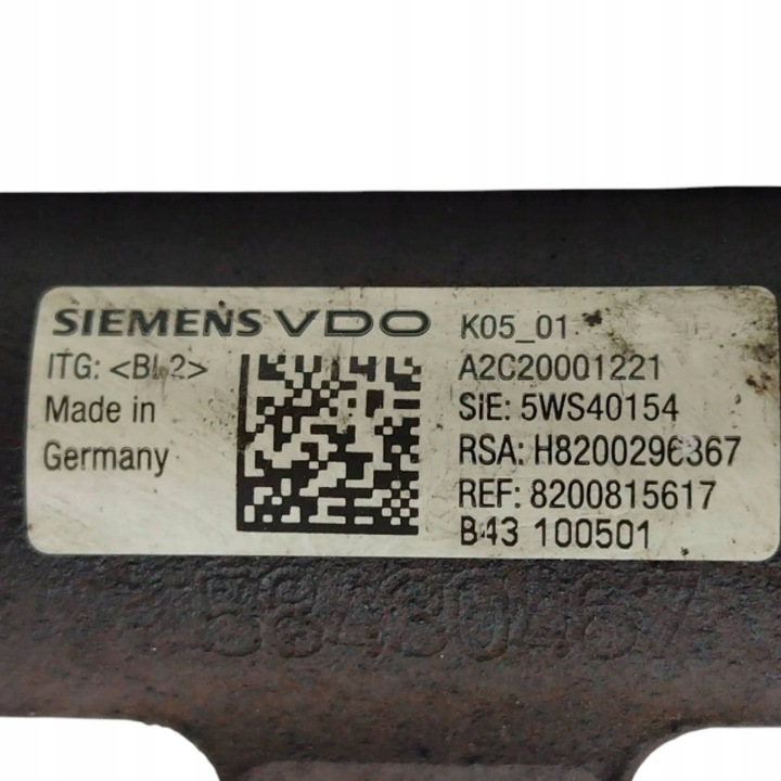 2009 RENAULT LAGUNA III MOULURE INJECTION 8200815617