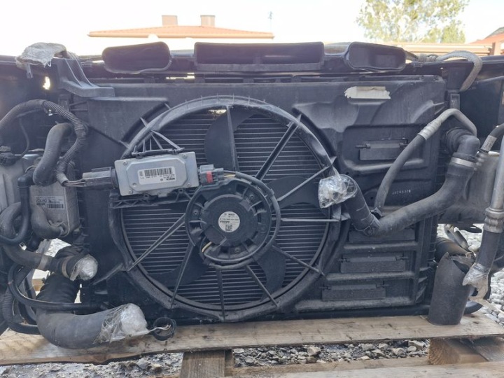 VOLVO V40 II 2 ESSENCE PANNEAU AVANT RENFORCEMENT POUTRE RADIATEURS VENTILATEUR