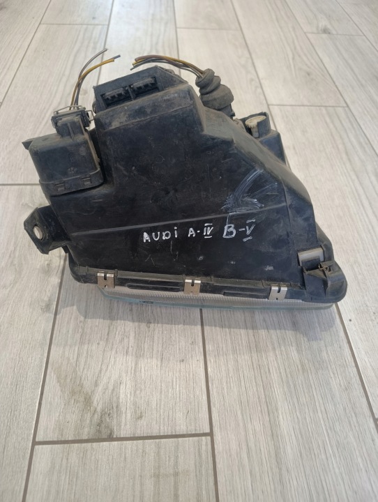 #20-5110# PHARE AVANT GAUCHE AUDI A4B5