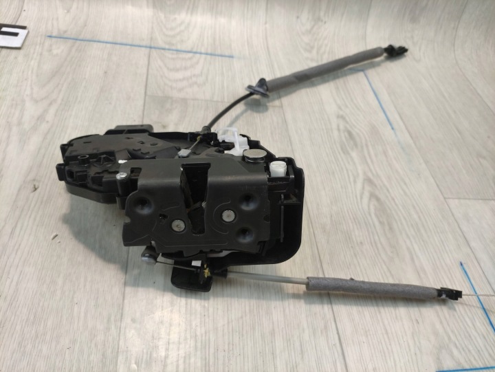 FORD C-MAX SERRURE DE PORTE DROIT ARRIÈRE 240015103