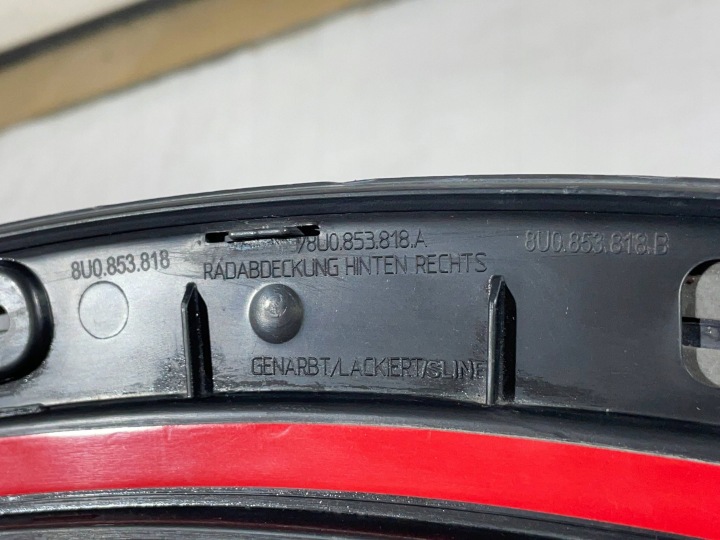 AUDI Q3 8U DROITE MOULURE REVÊTEMENT GARDE-BOUE ARRIÈRE DROIT ARRIÈRE RH