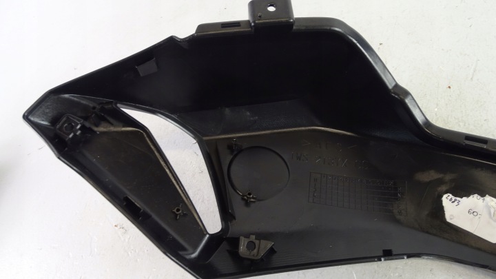 E273 YAMAHA MT-07 MT07 13-17 PROTECTION DÉFLECTEUR D'AIR ADMISSION DROITE 1WS-2137X-00