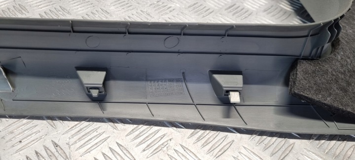 AUDI Q5 8R PROTECTION MOULURE SEUIL DROITE 8R1867272