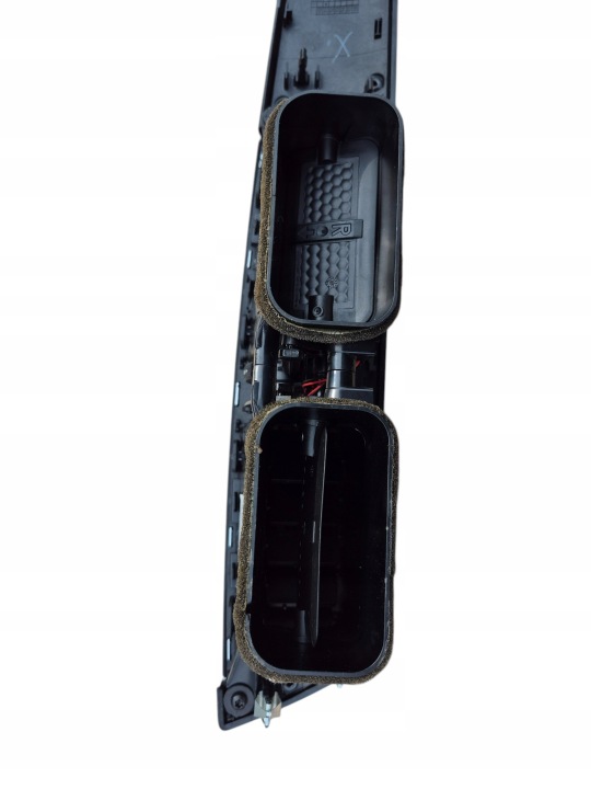 MOULURE DÉCOR GRILLE CONDUIT D'AIR MERCEDES W204 EUROPE A2048306154
