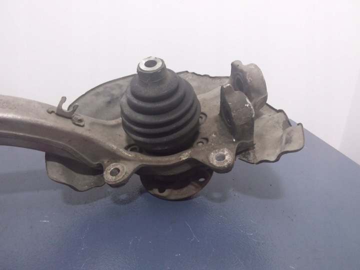AUDI A8 D3 3.7B V8 ROTULE DE DIRECTION AVANT GAUCHE 4E0257N
