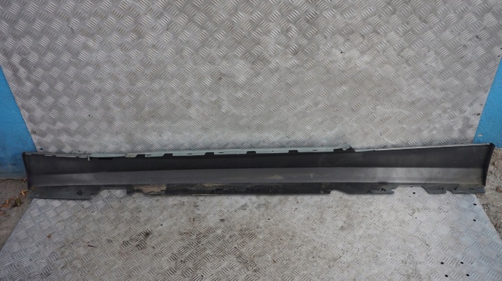 BMW 1 E81 REVÊTEMENT SEUIL DROIT PATAGONIAGRUEN