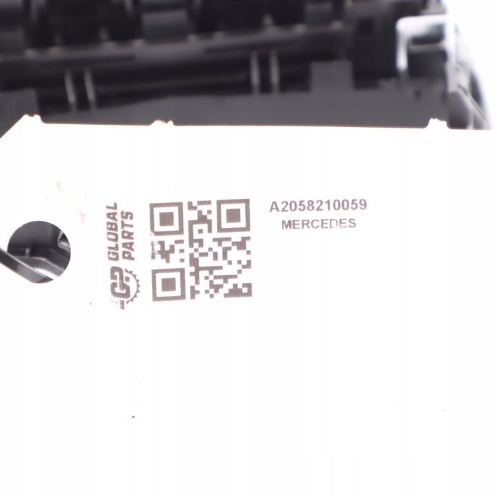 MERCEDES C205 PROTECTION BOUCHON PANNEAUX FEUX A2058210059