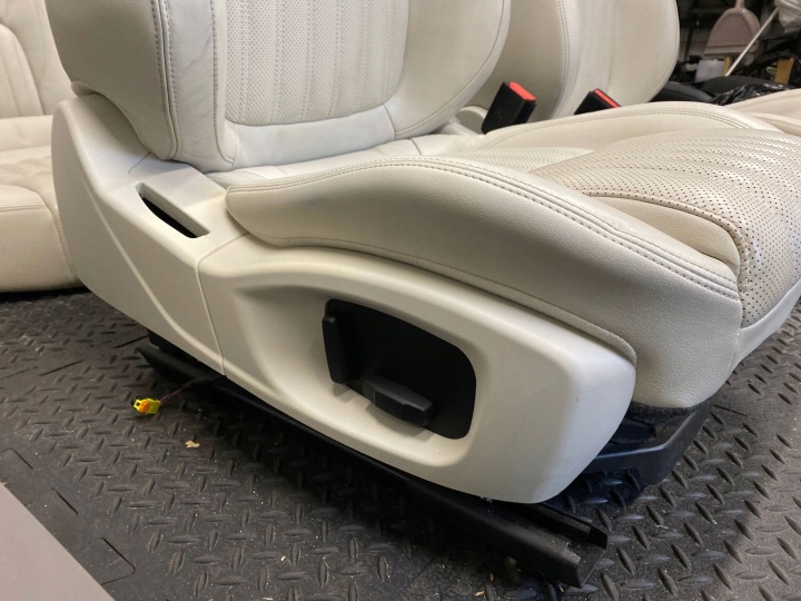 KIT FOTELU JAGUAR F-PACE X761 CUIR BLANCHE