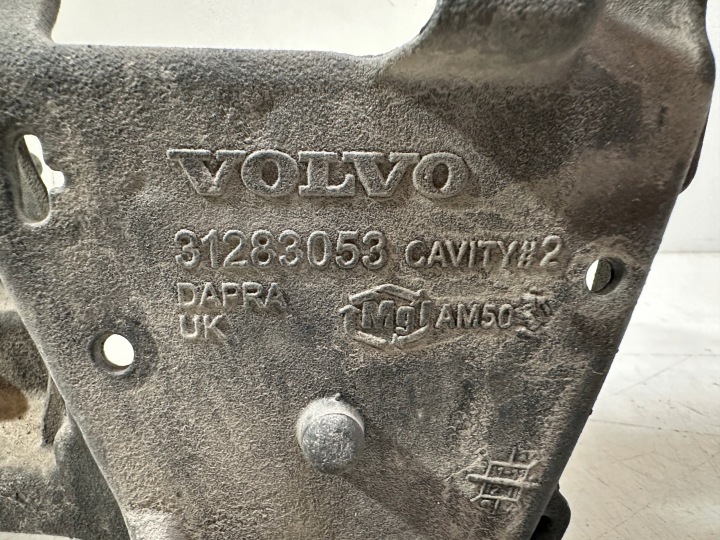 PANNEAU AVANT VOLVO V60 I 31283053