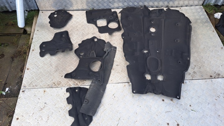 BMW 4 G26 420DX XDRIV MODULE TAPIS INSONORISATION 7433817