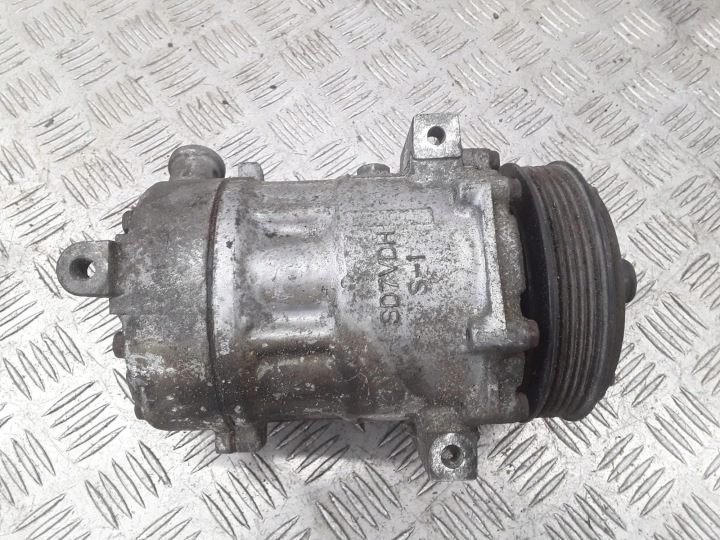 COMPRESSEUR DE CLIMATISATION OPEL VECTRA C GTS 13208187 2.2L GASOLINE 114KW 2003