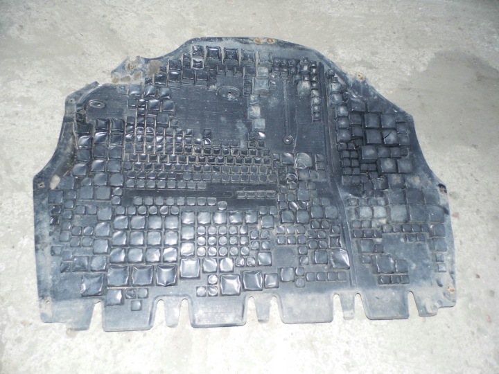 IBIZA III 1.4TDI 06' INFÉRIEURE PROTECTION MOTEUR 6Q0825237P