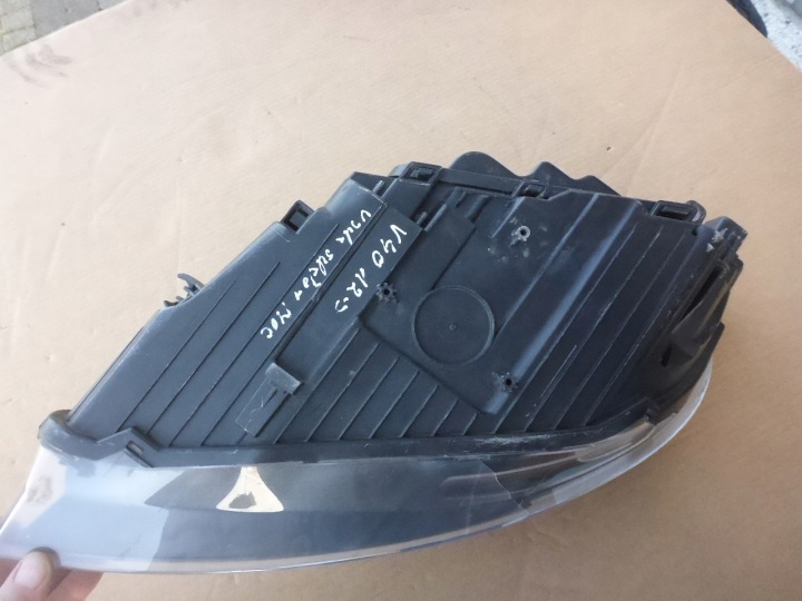 VOLVO V40 II 2012-16 PROJECTEUR DROIT 31283327 AVANT ORDINAIRE ORIGINAL EUROPE