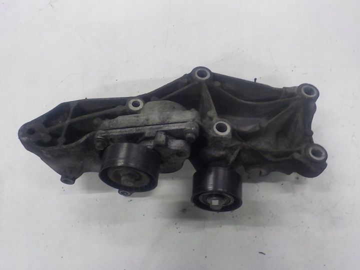 TRAFIC II 2.0 DCI POIGNÉE WSPORNI MOTEUR 8200462166B