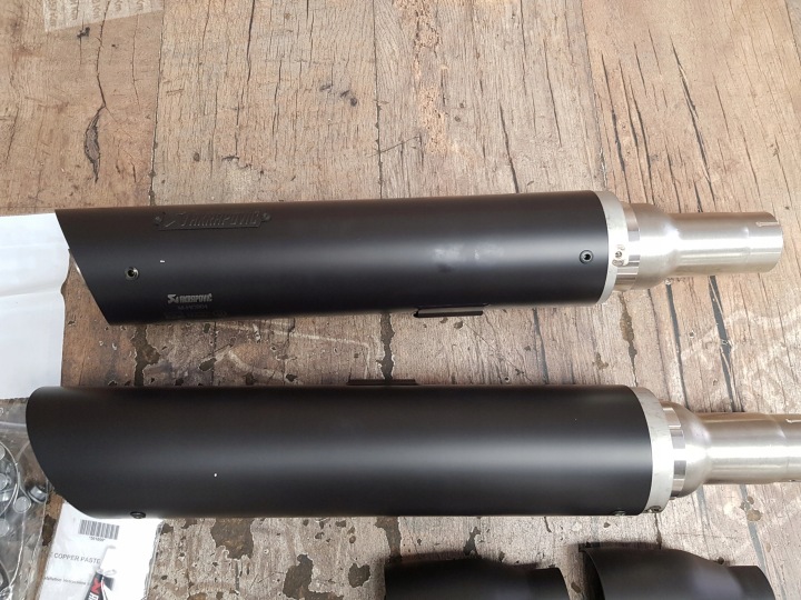 USINE NOUVEAU SILENCIEUX AKRAPOVIC HARLEY DAVIDSON FAT BOY S-HDSTSO3-HB